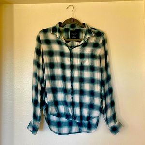 American Eagle women’s button down